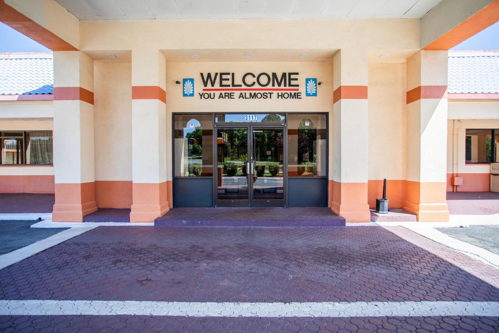Oyo Hotel Greensboro East I 40 Exterior foto